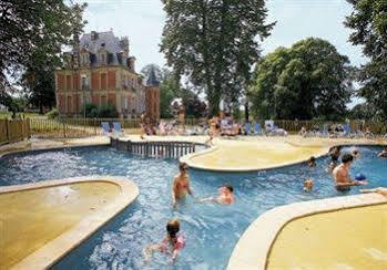 Le Chateau De Pretreville La Rivière Saint Sauveur Exterior photo