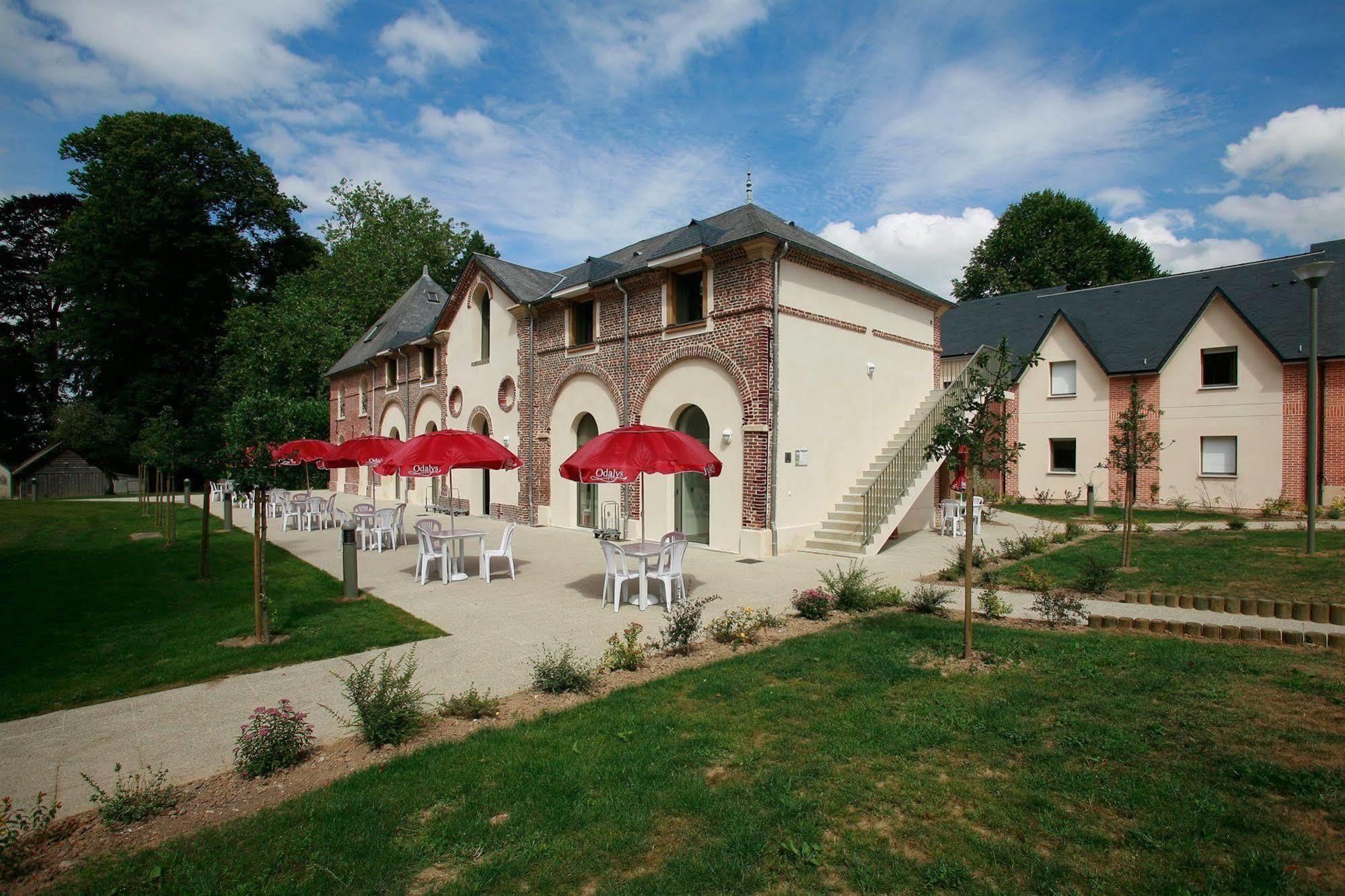Le Chateau De Pretreville La Rivière Saint Sauveur Exterior photo